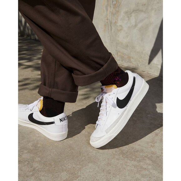 Nike Blazer Low '77 Sneakers in White Black Sail 8.5 with box Womens Athletic - Picture 17 of 17